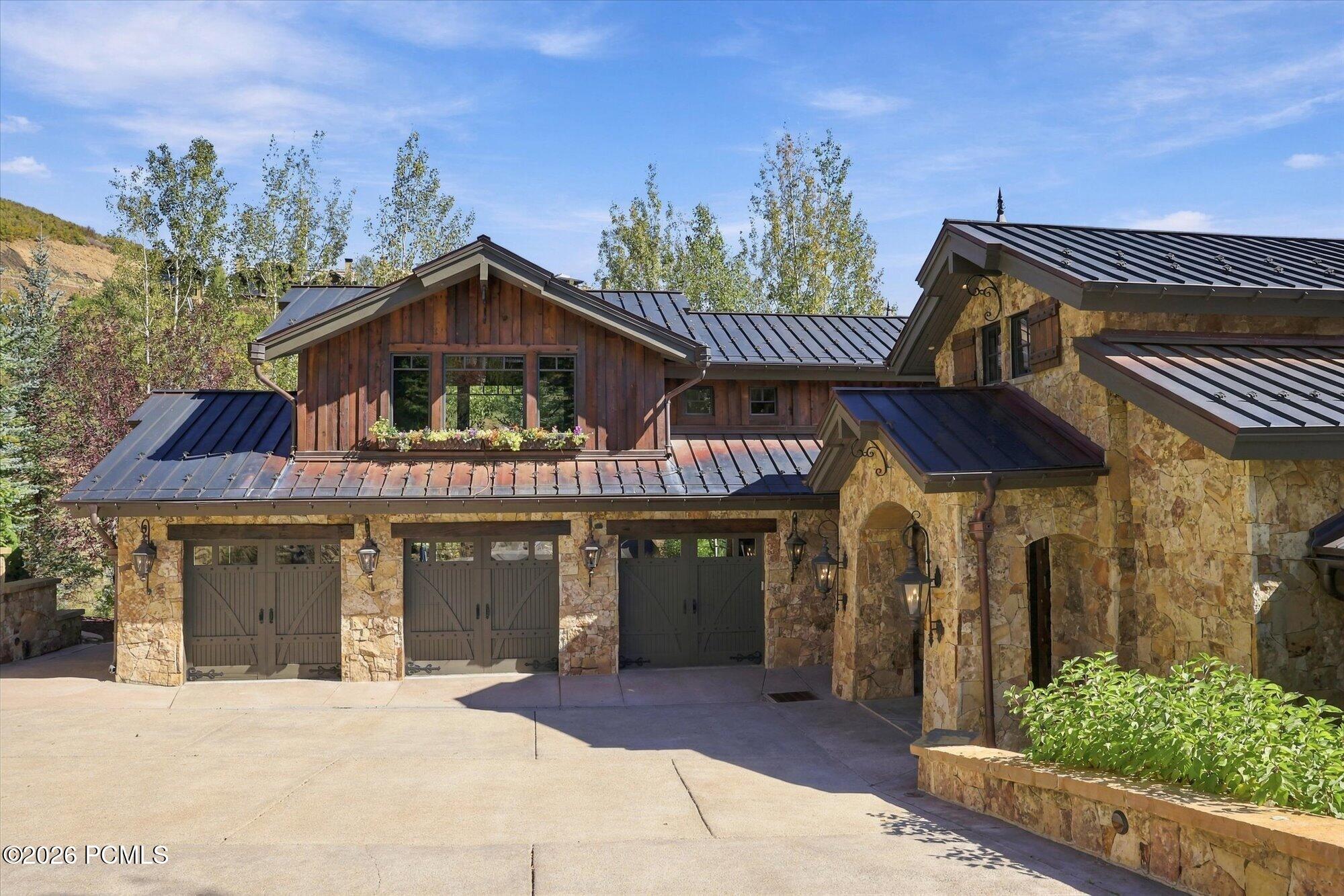 2682 W Deer Hollow Road