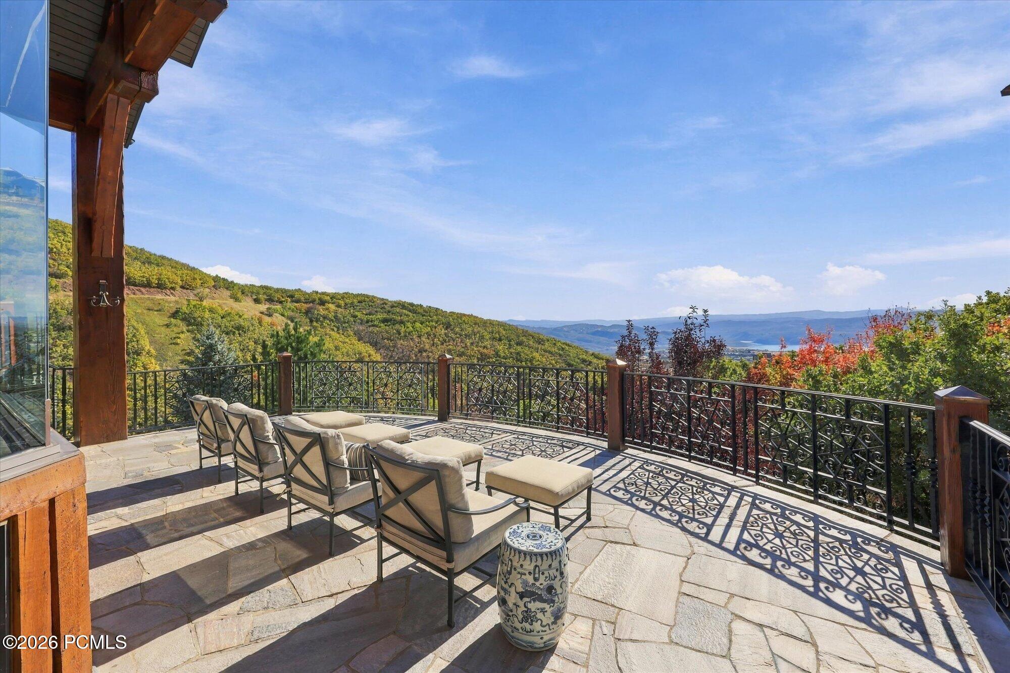 2682 W Deer Hollow Road