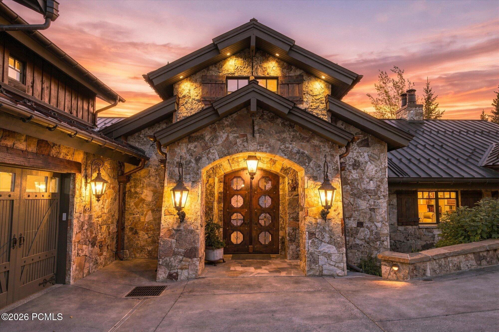 2682 W Deer Hollow Road
