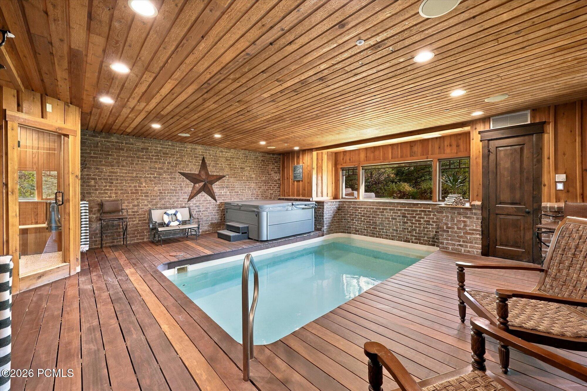 2682 W Deer Hollow Road