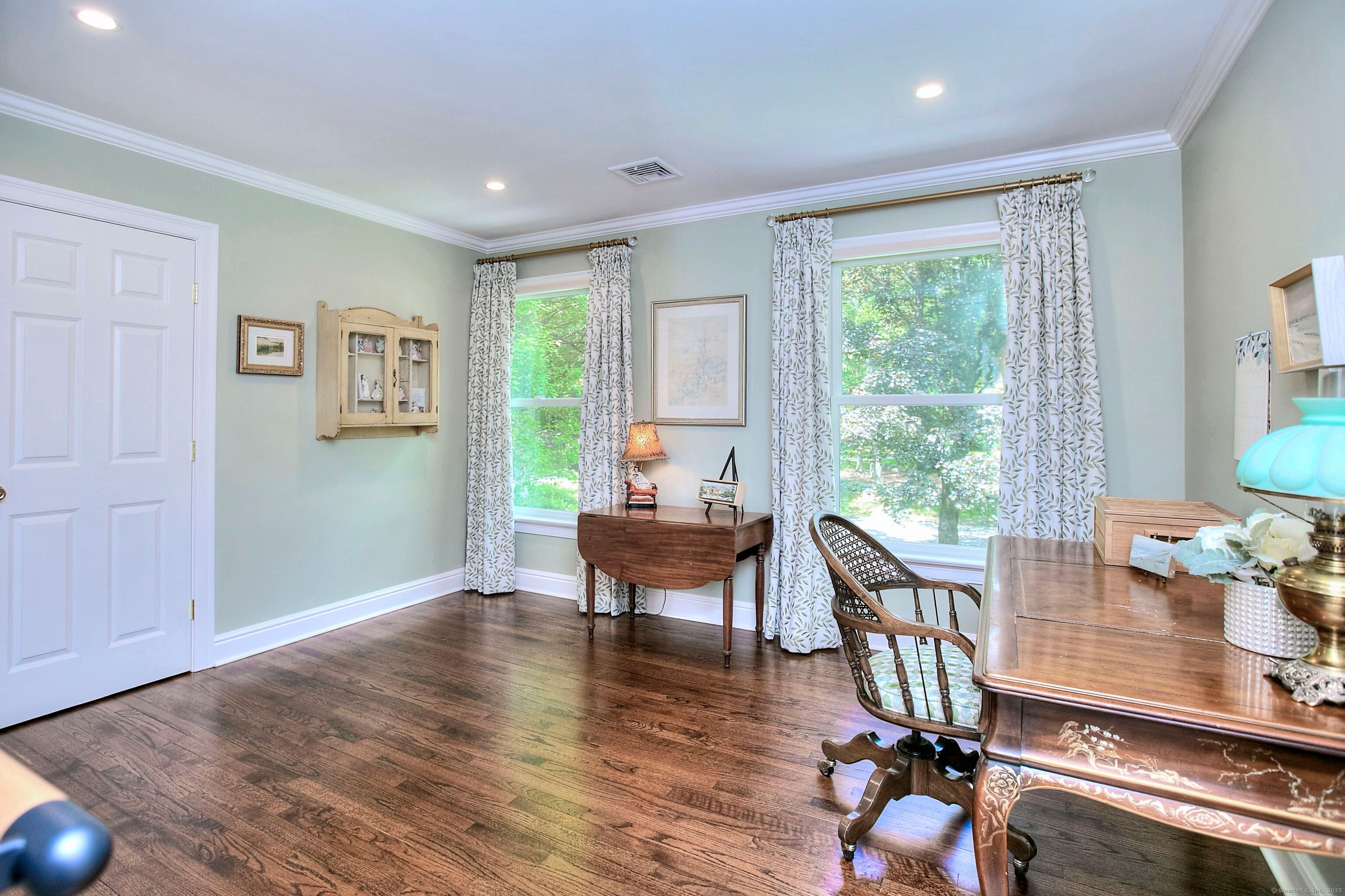 11 Tall Pines Drive