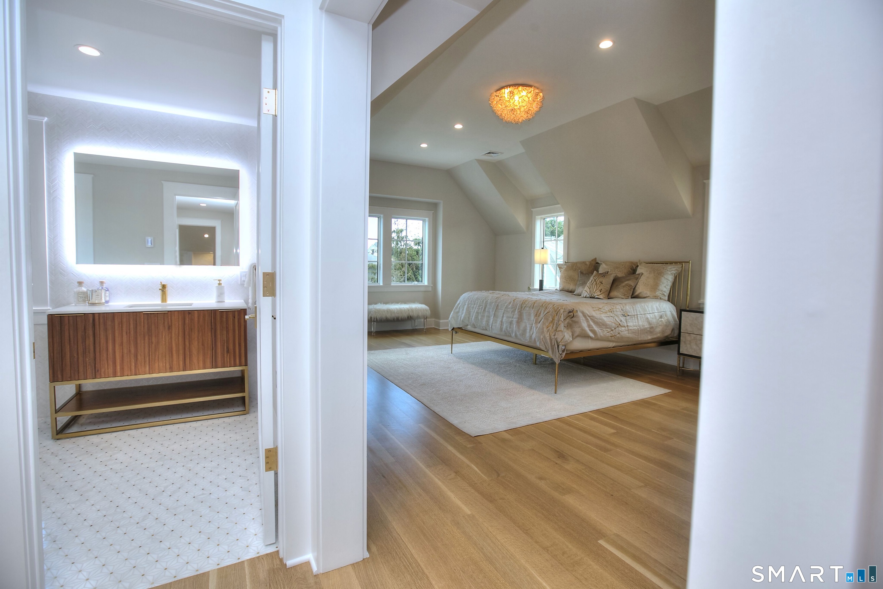 22 Apple Tree Trail