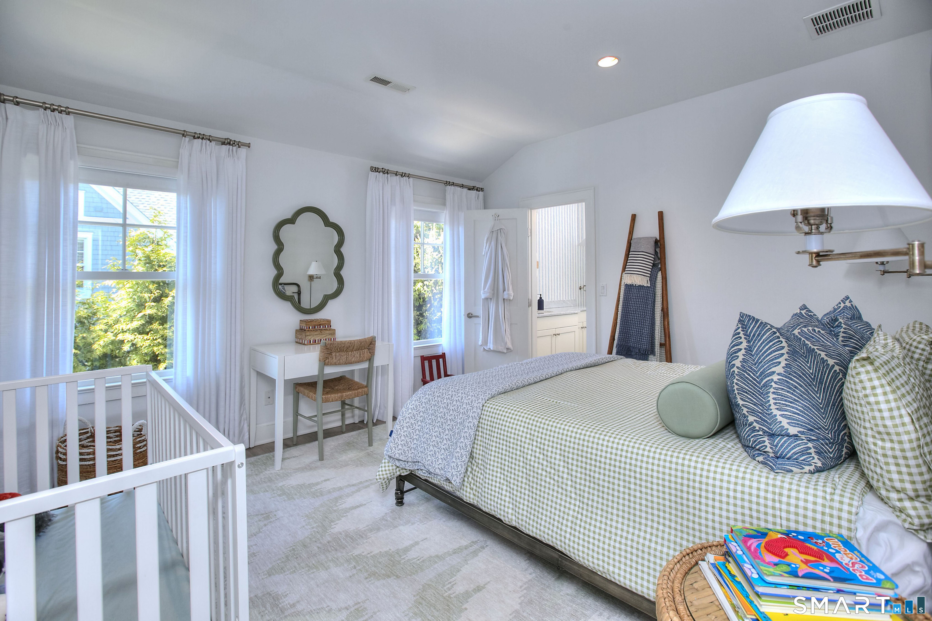 312 Compo Road South