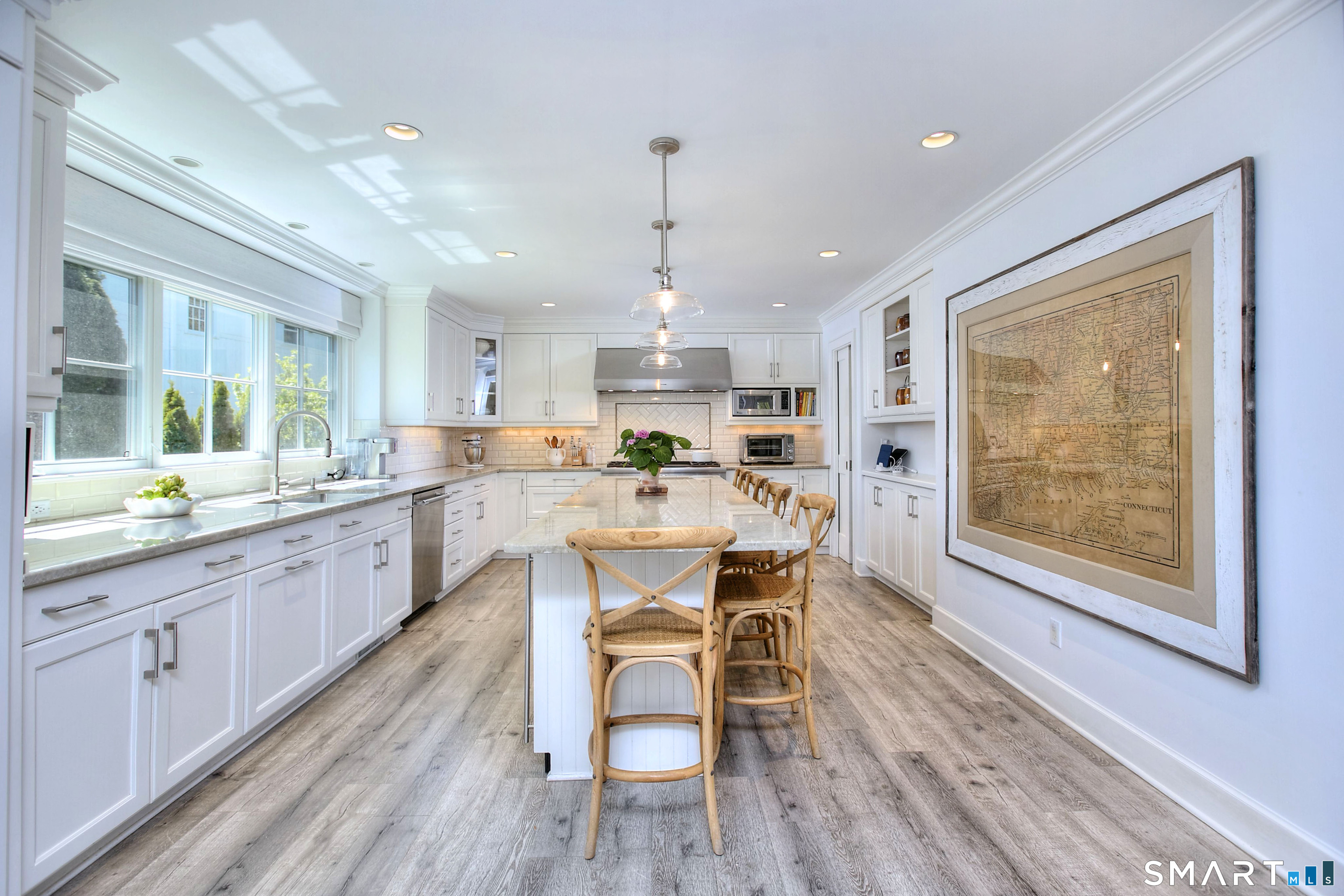 312 Compo Road South