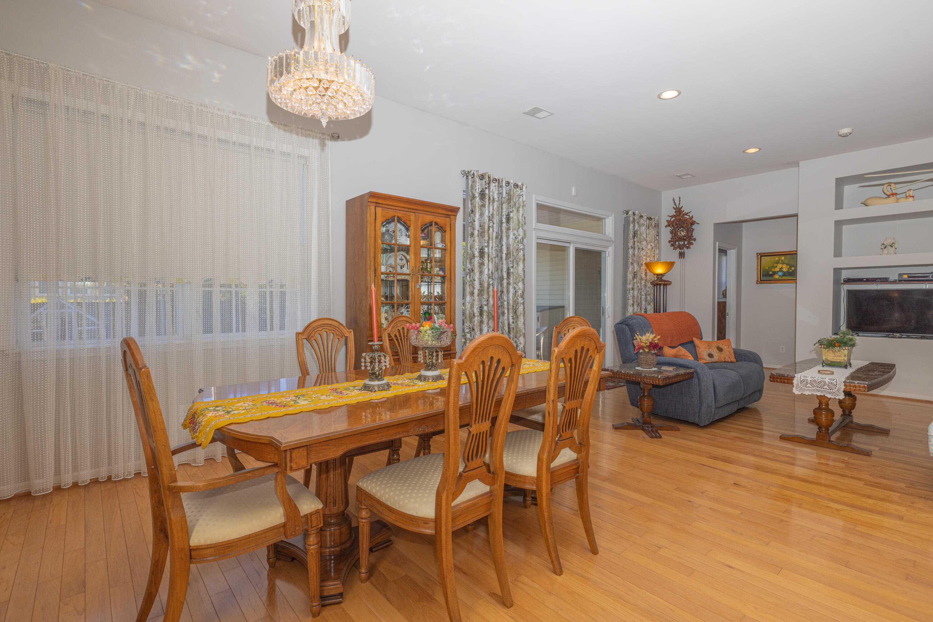 837 Paran Oaks Drive