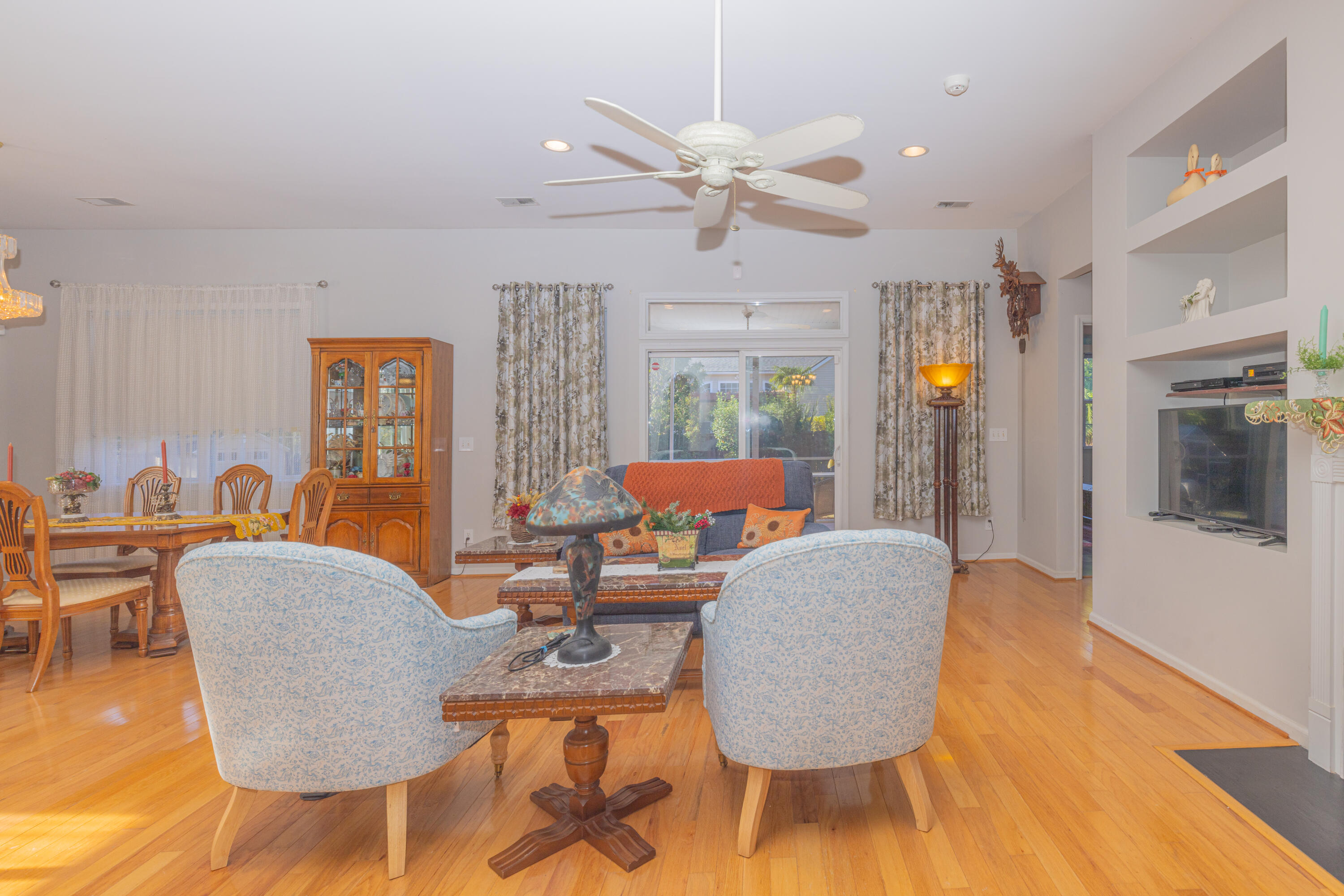 837 Paran Oaks Drive