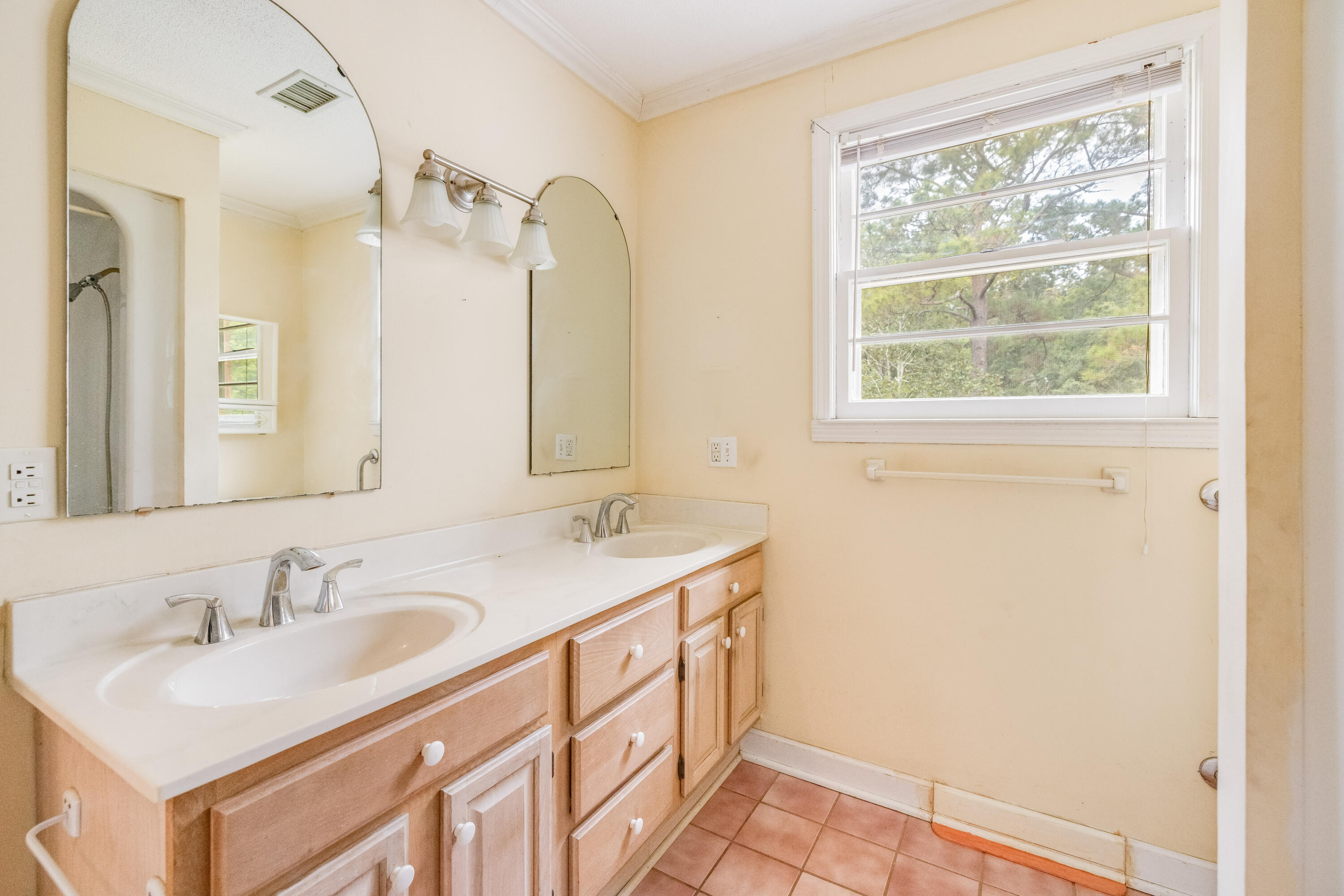 648 Schooner Road