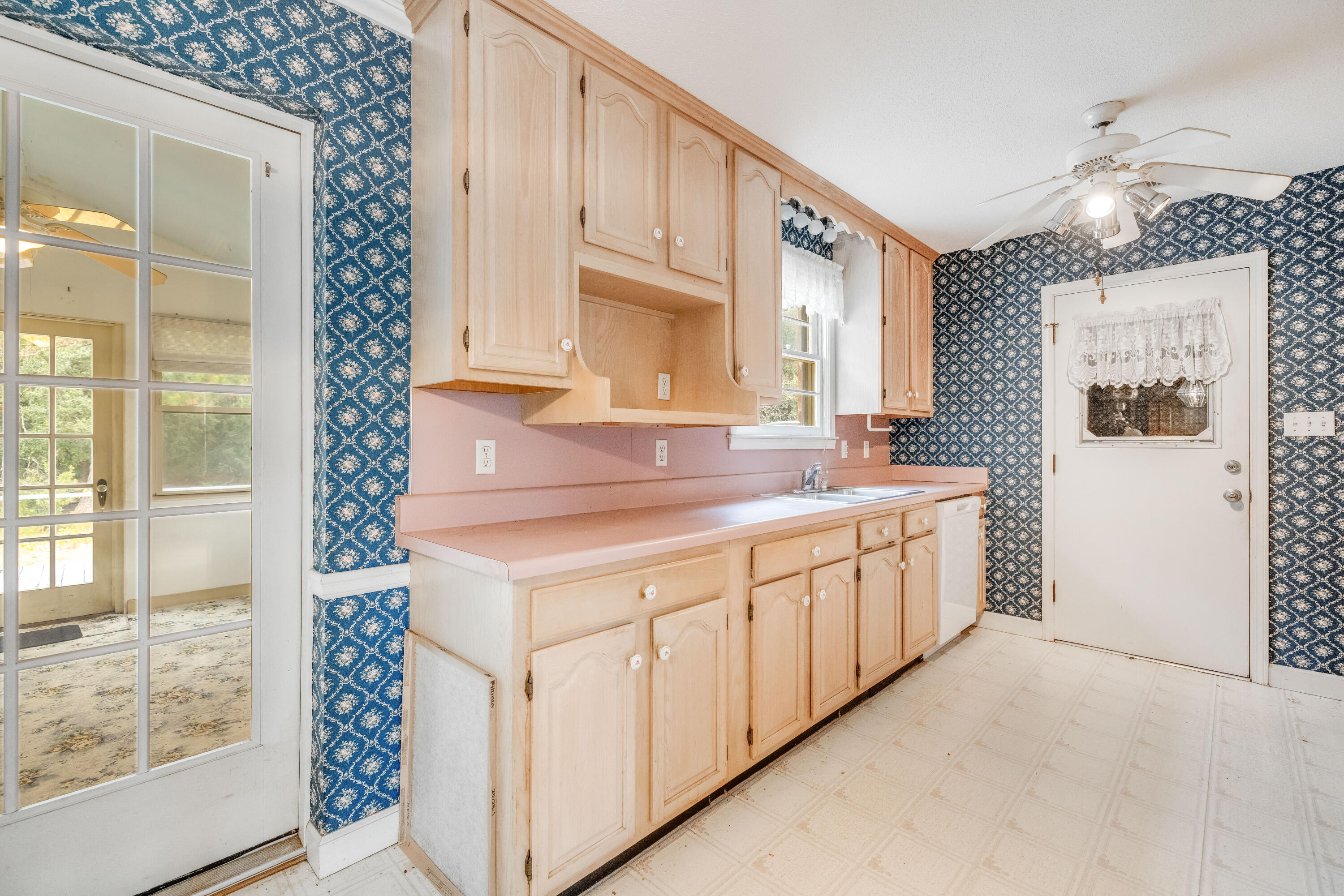 648 Schooner Road