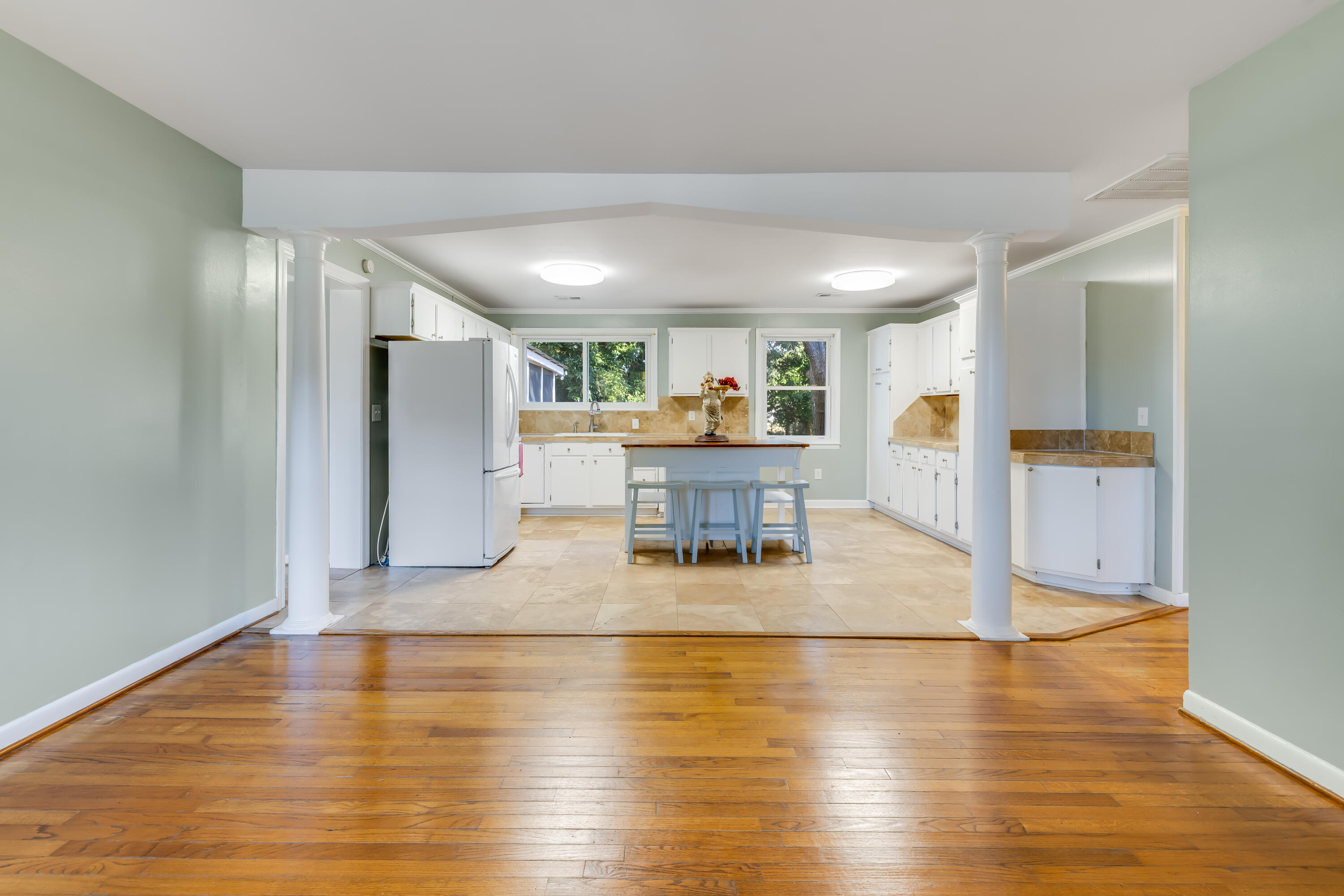 740 Windward Road
