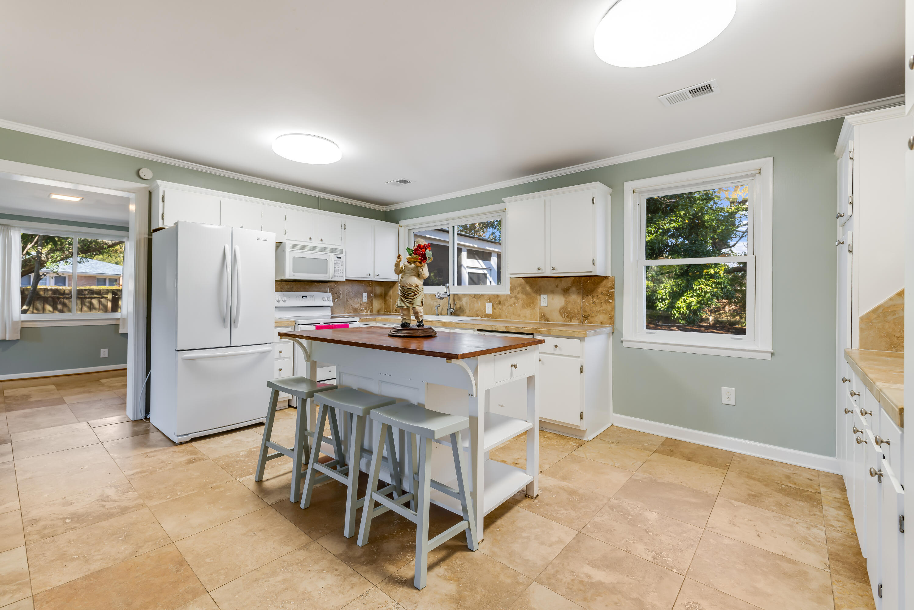 740 Windward Road