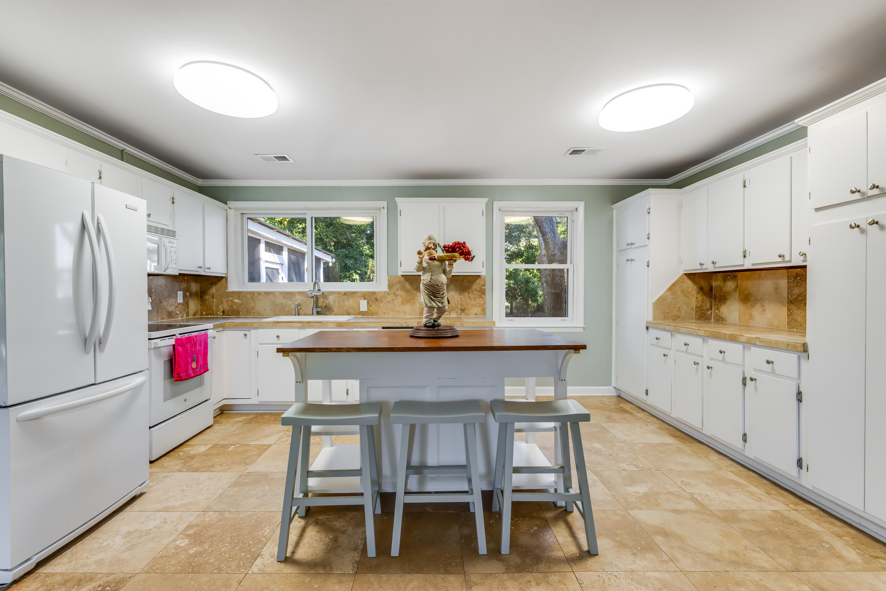 740 Windward Road