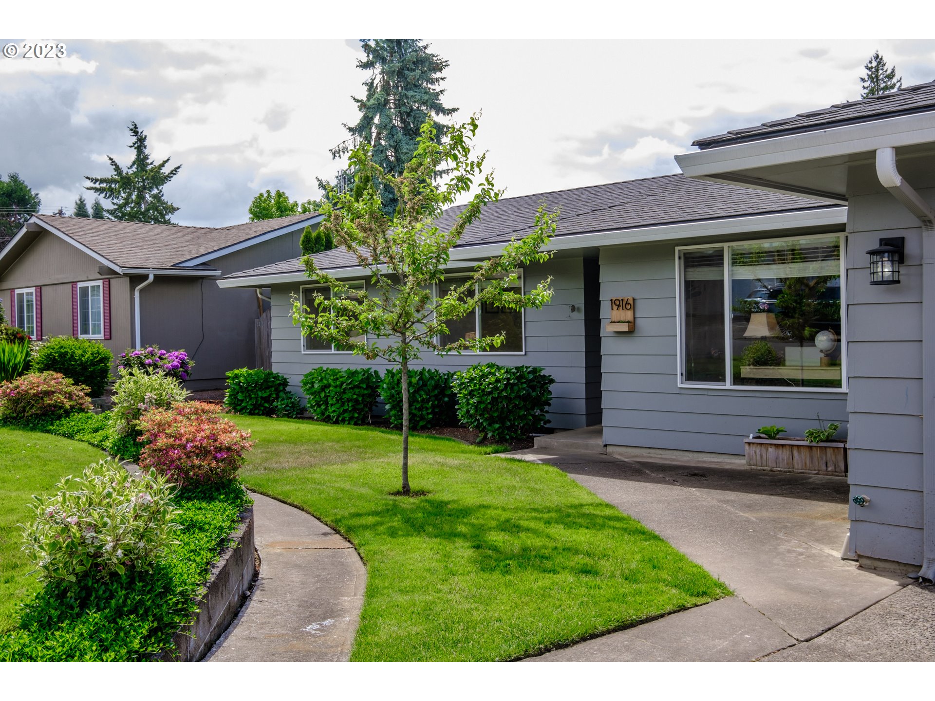 1916 MEADOWLARK DR