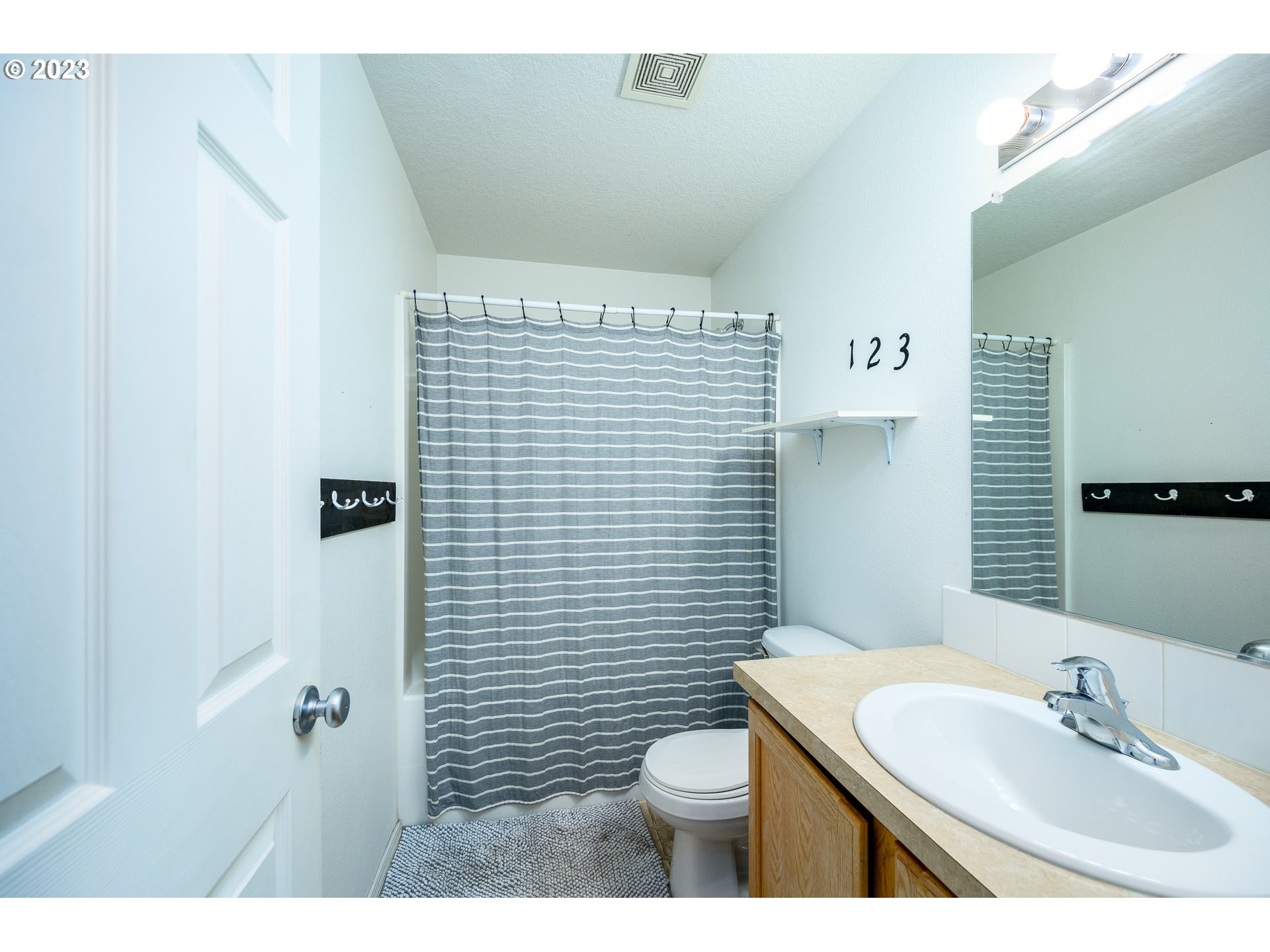 2660 SW REDMOND HILL RD, McMinnville
