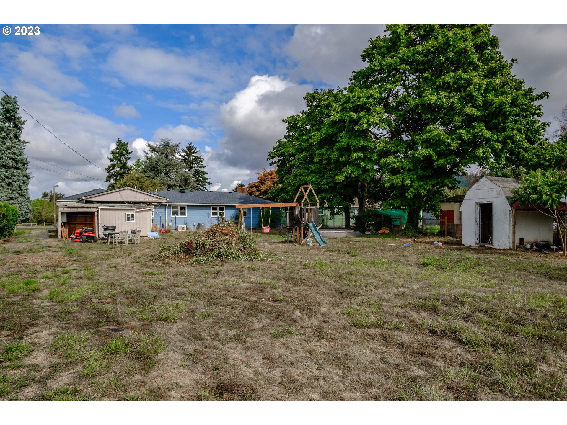 705 WAGON WHEEL DR