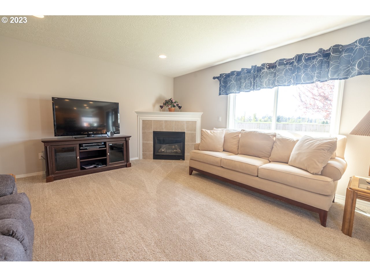 648 ALDER CT