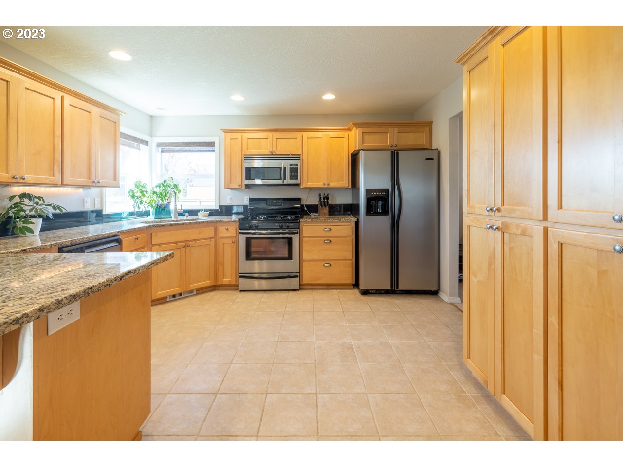 648 ALDER CT