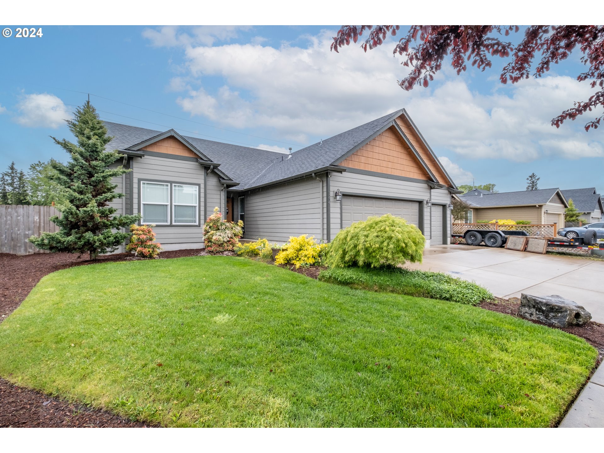 144 E JADON DR