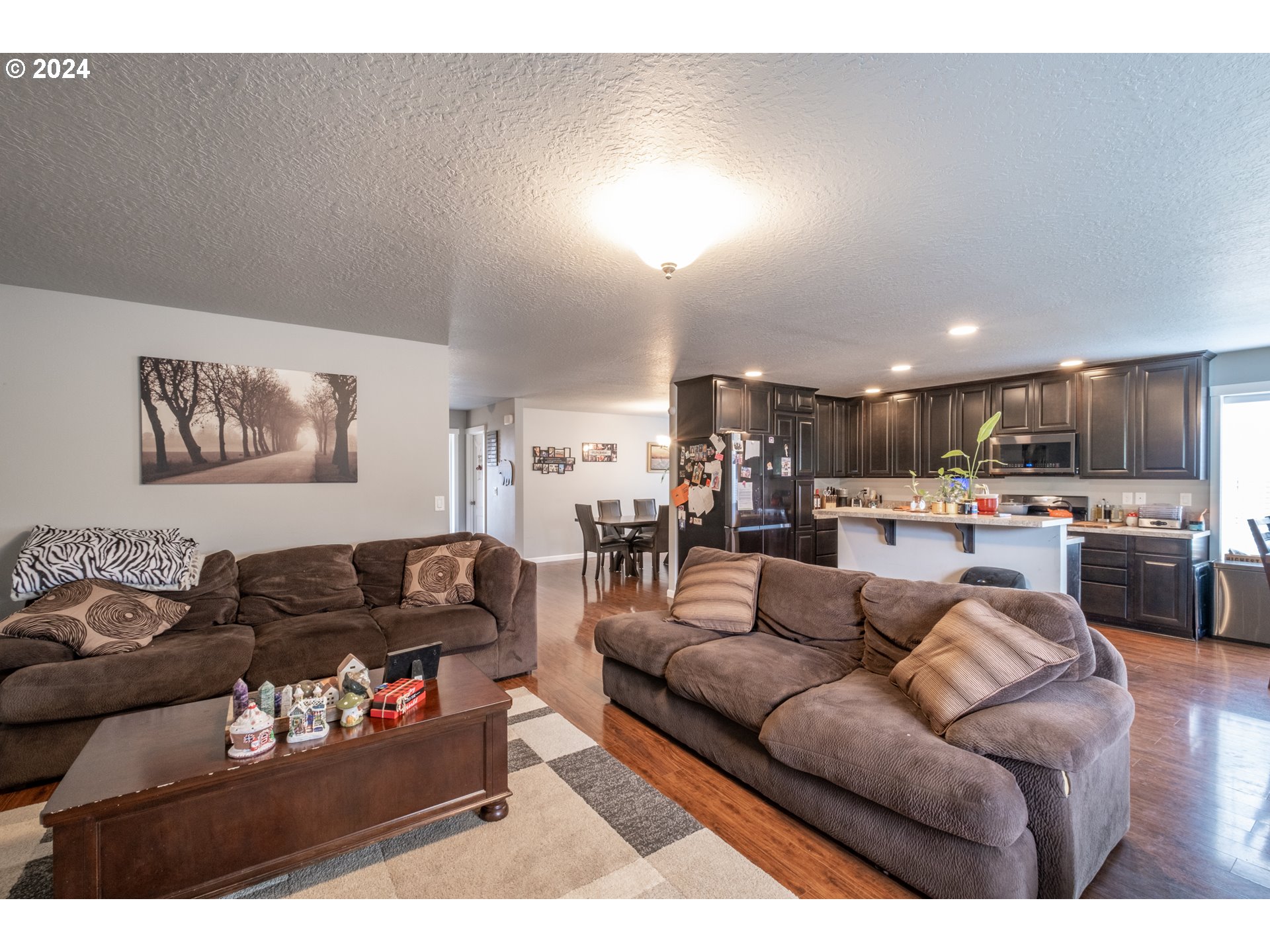 144 E JADON DR