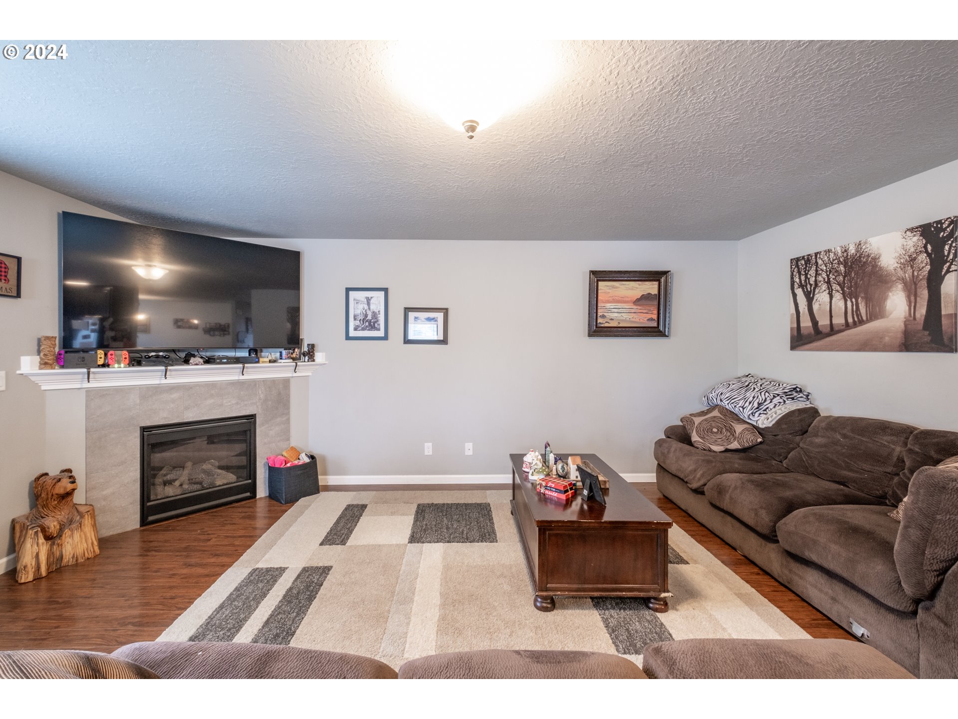 144 E JADON DR