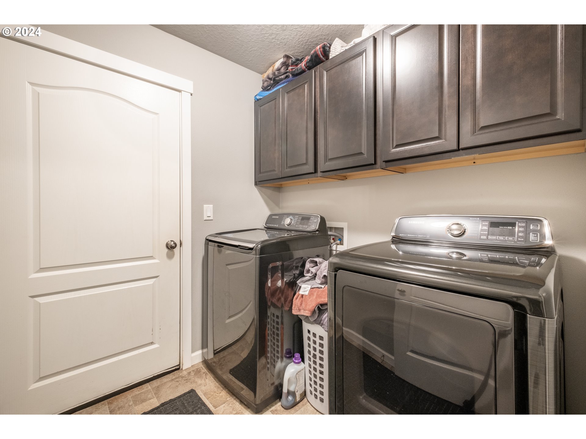 144 E JADON DR