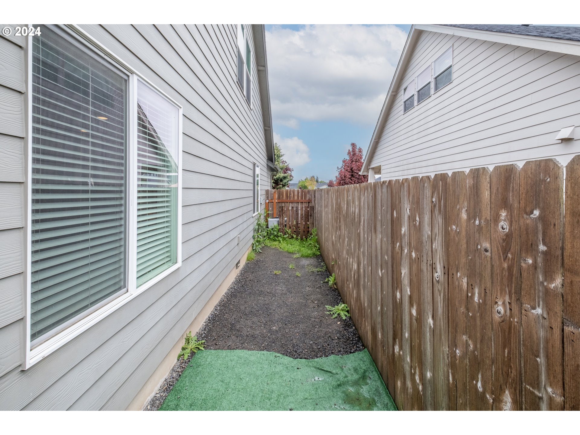 144 E JADON DR