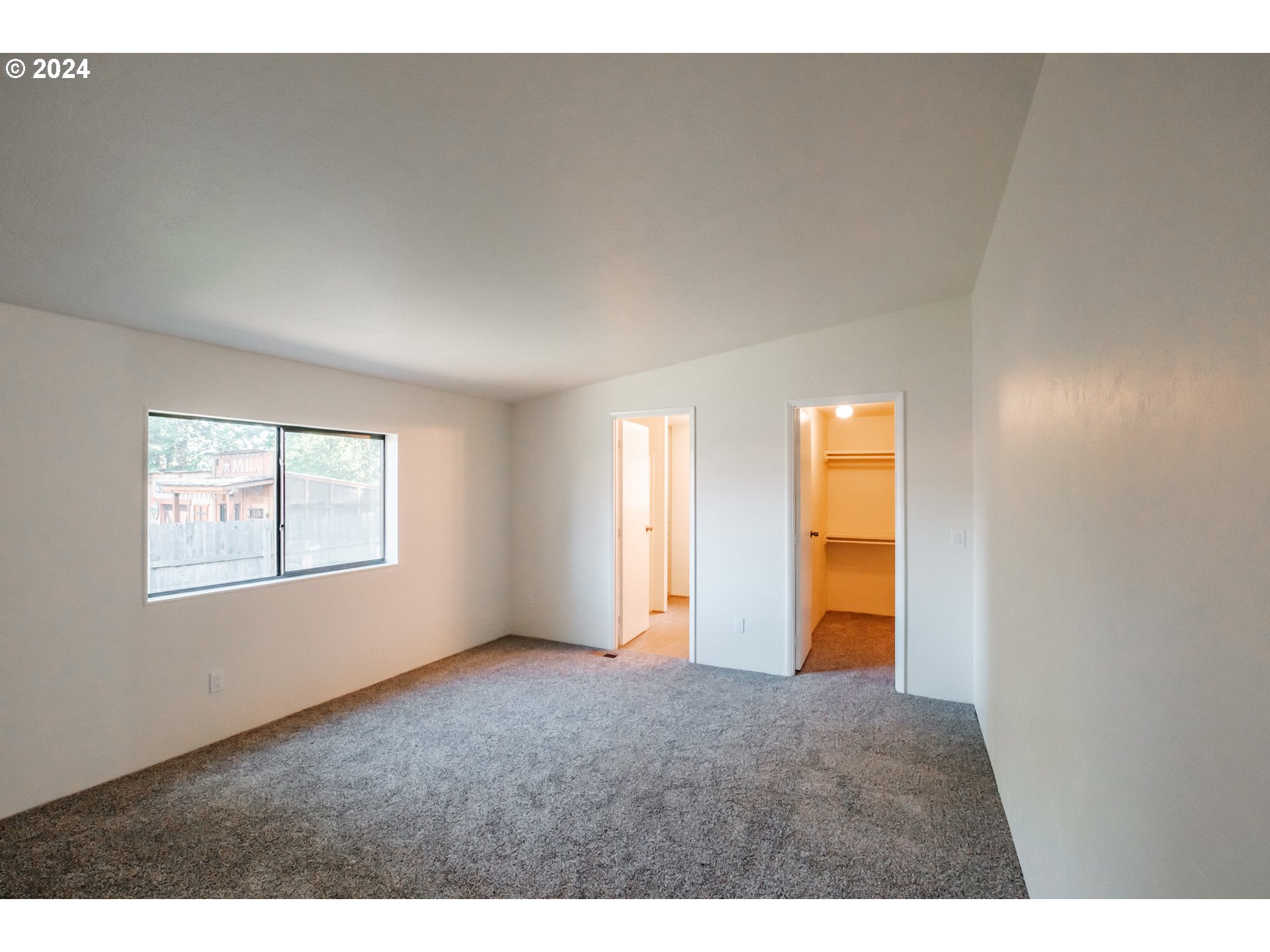 3800 S MOUNTAIN VIEW DR