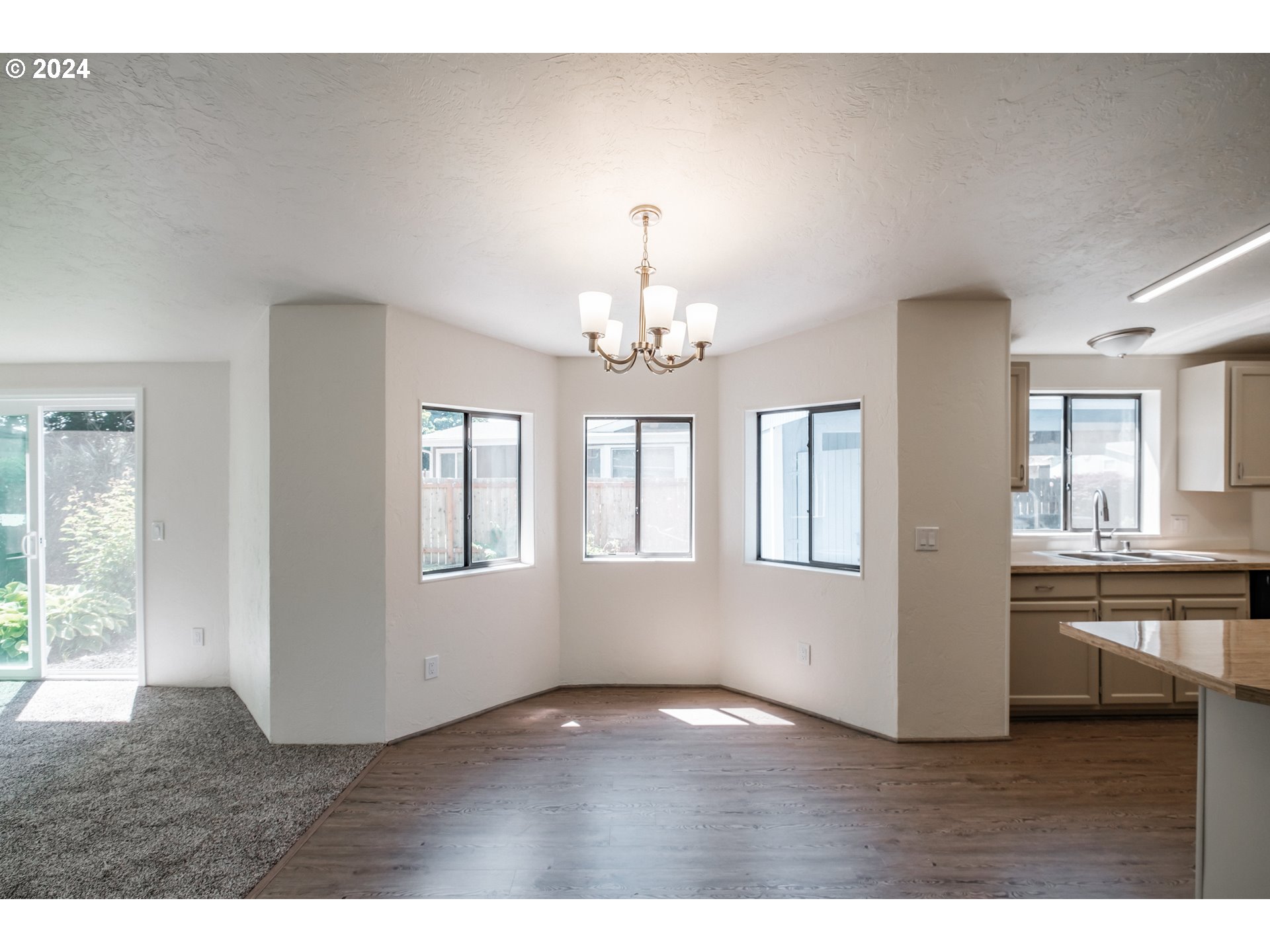 3800 S MOUNTAIN VIEW DR