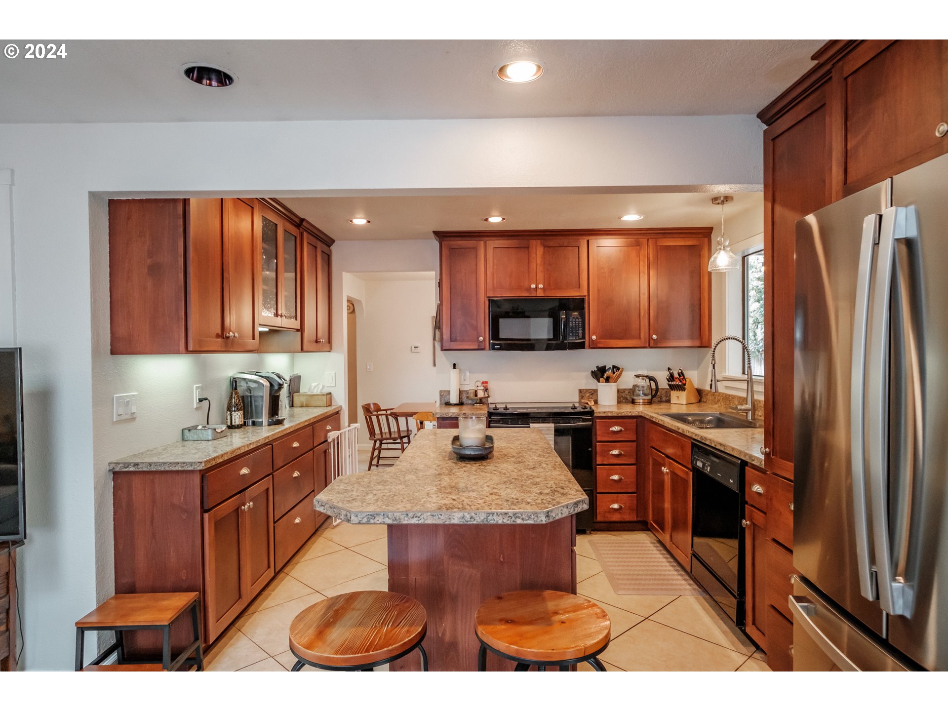 6368 CHAPMAN CT