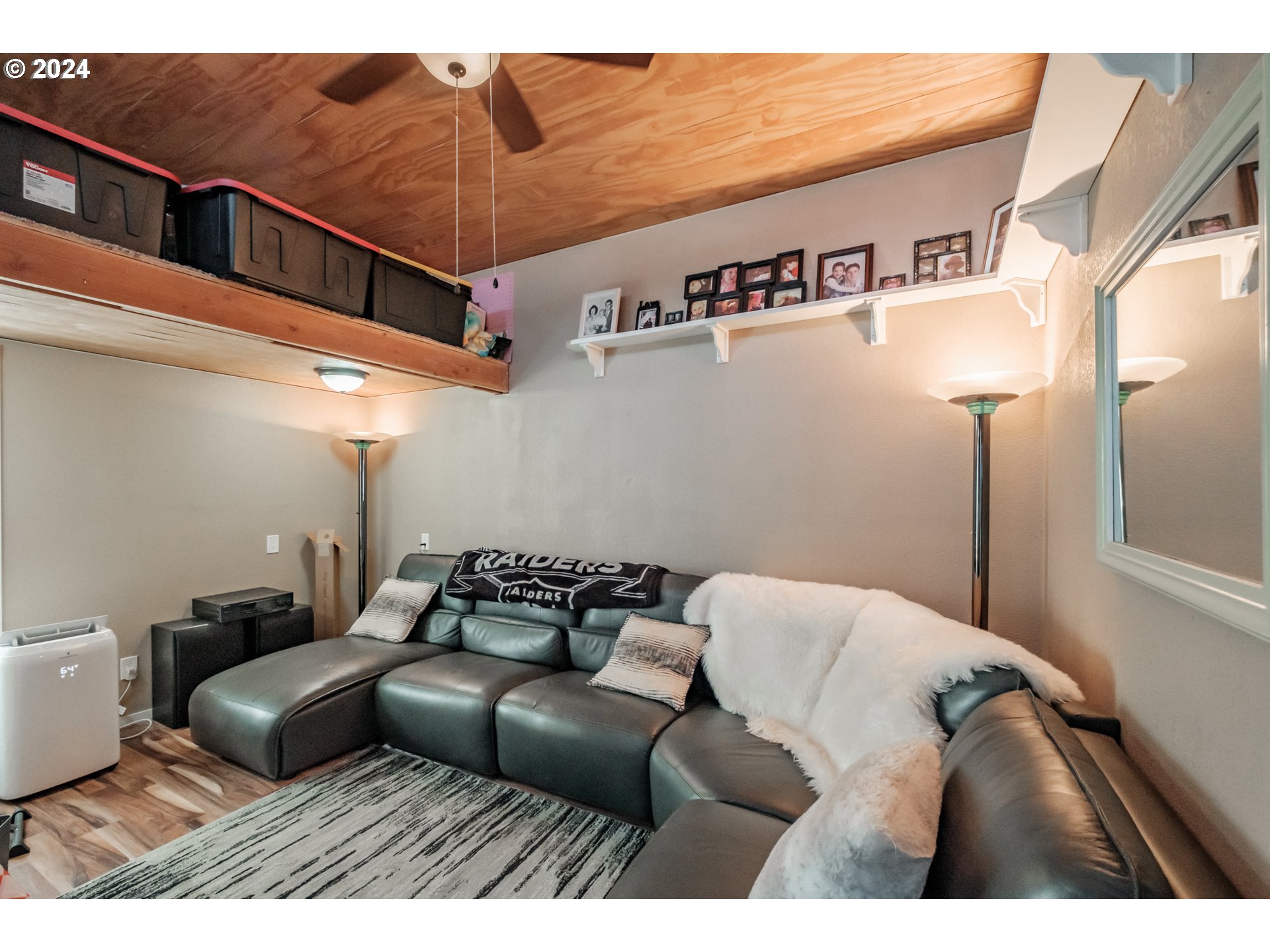 469 DELORES DR