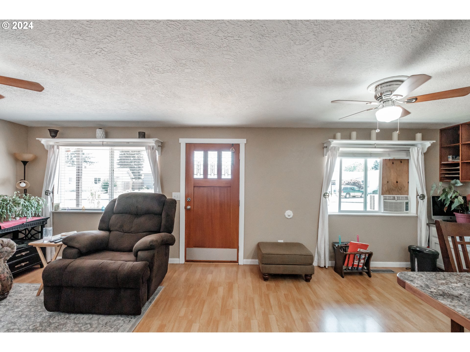 469 DELORES DR