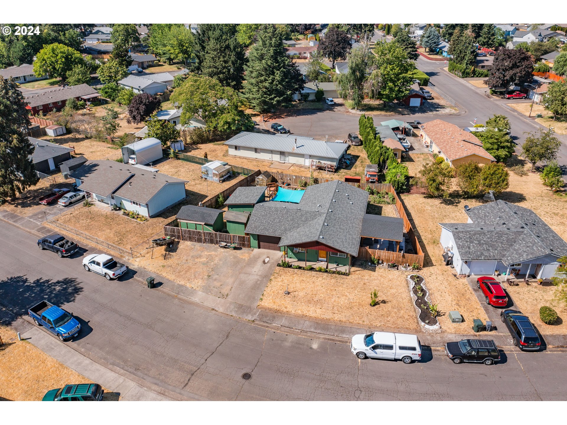 469 DELORES DR