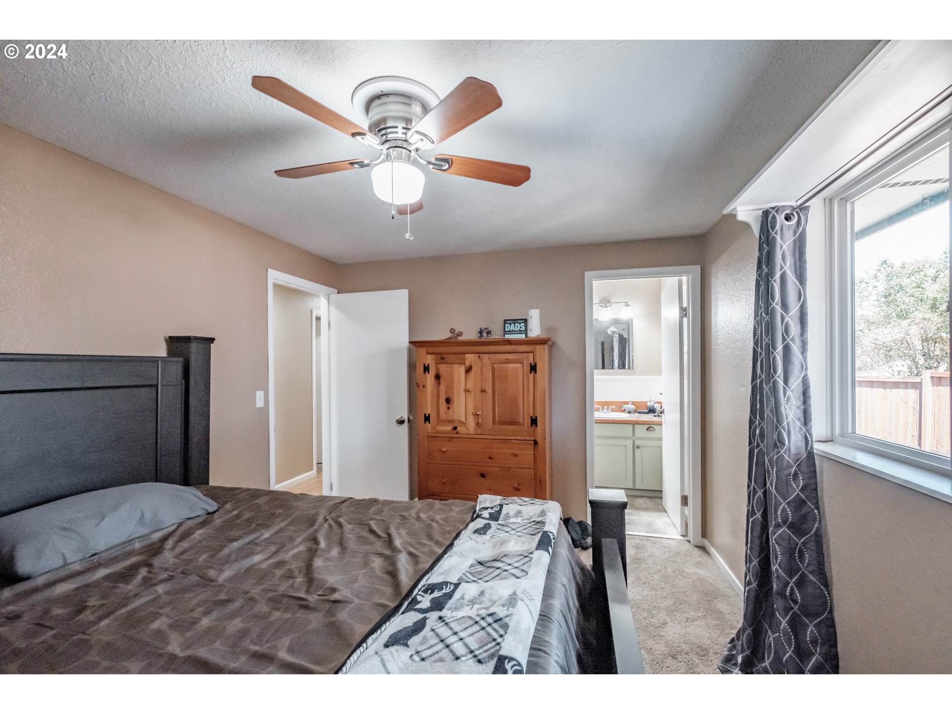 469 DELORES DR