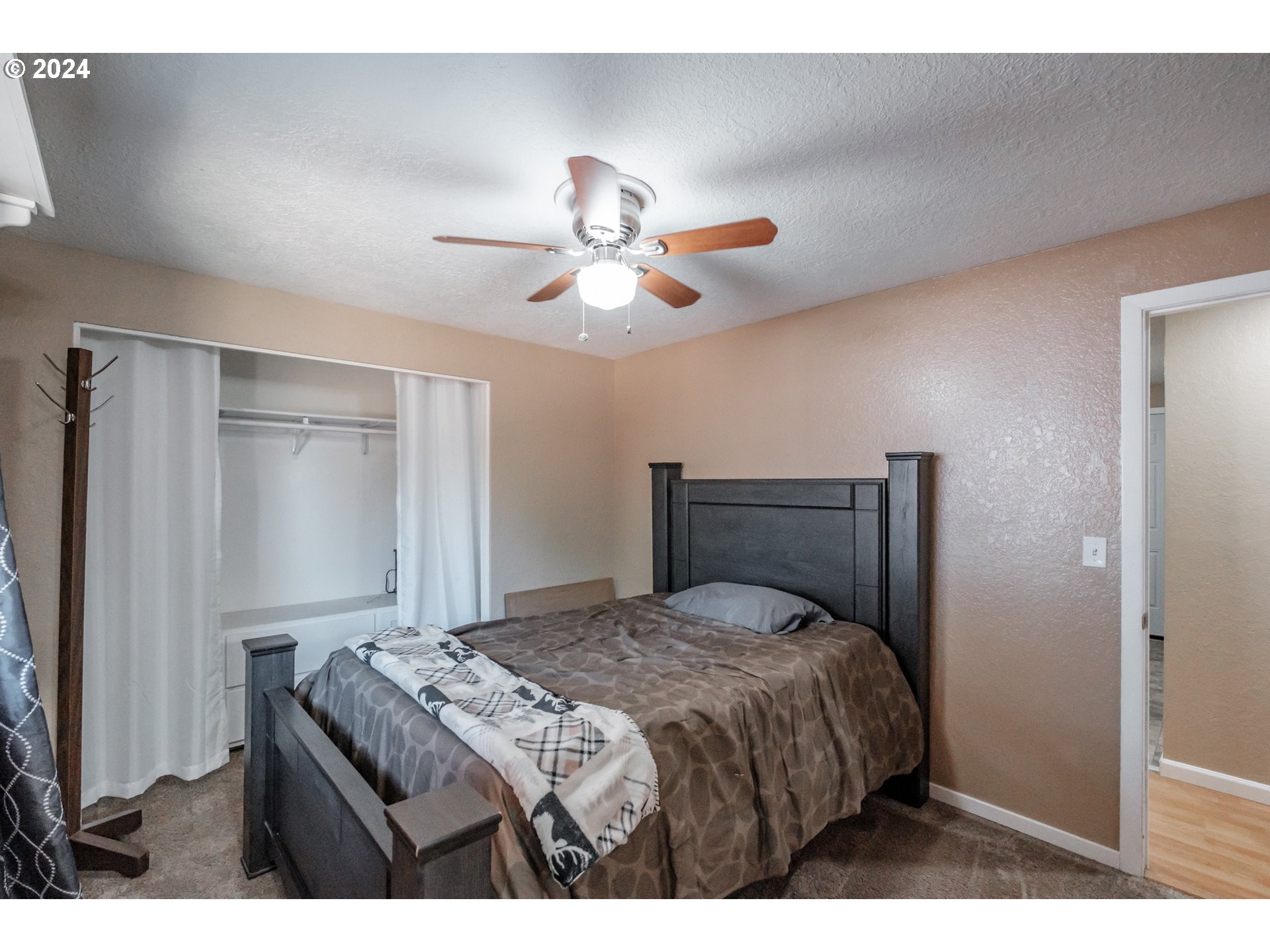 469 DELORES DR
