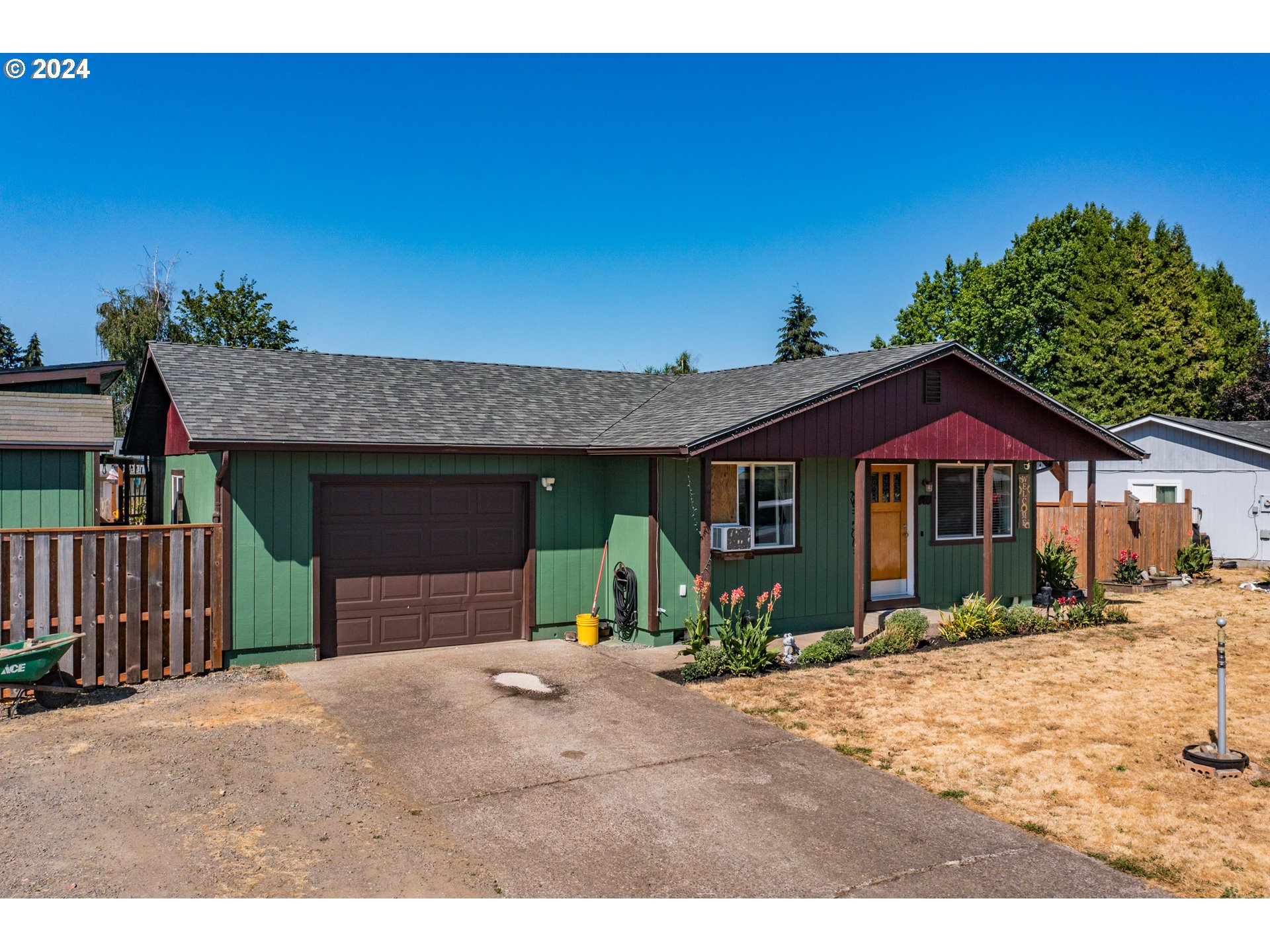 469 DELORES DR