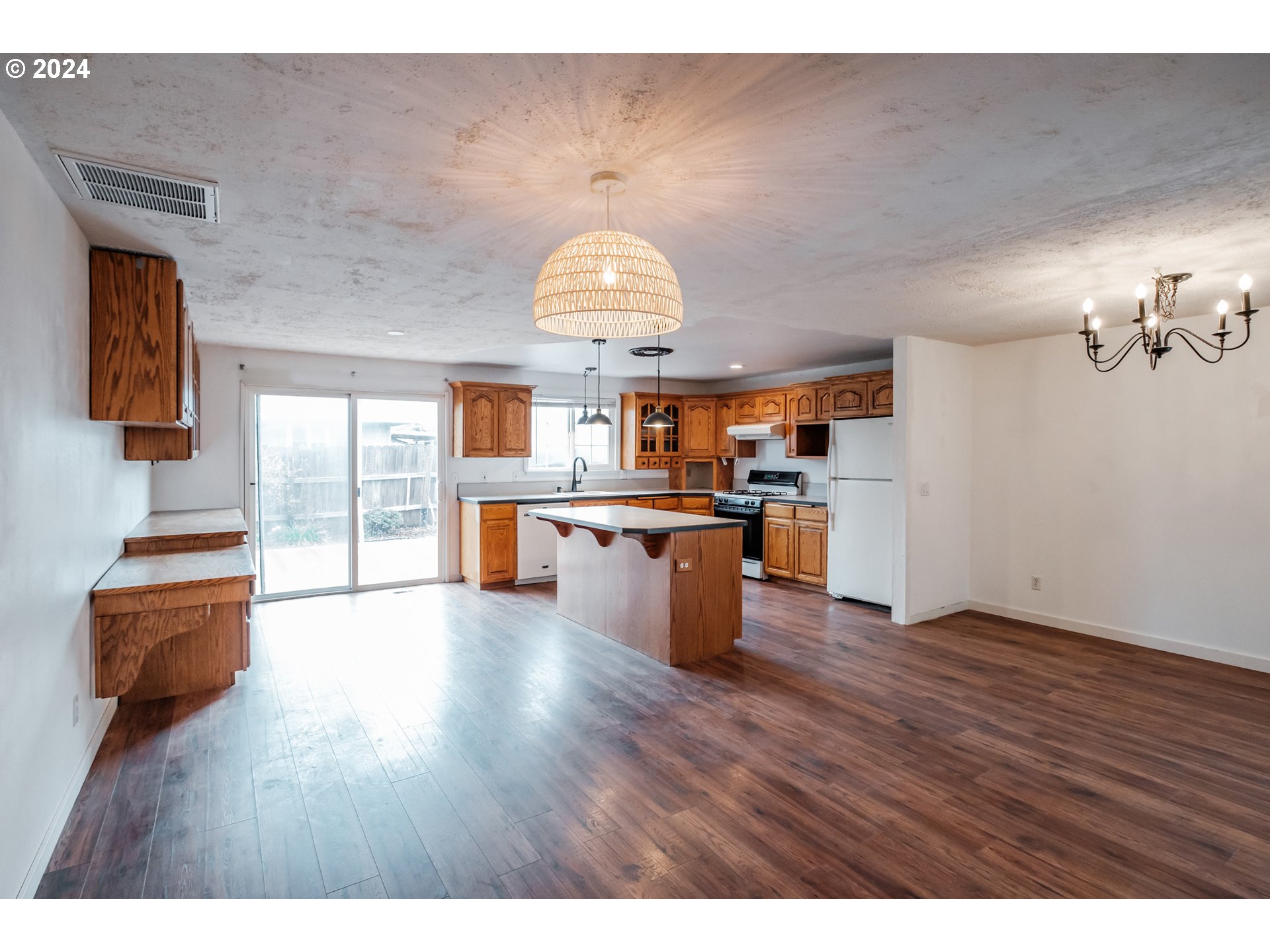 2124 29TH AVE