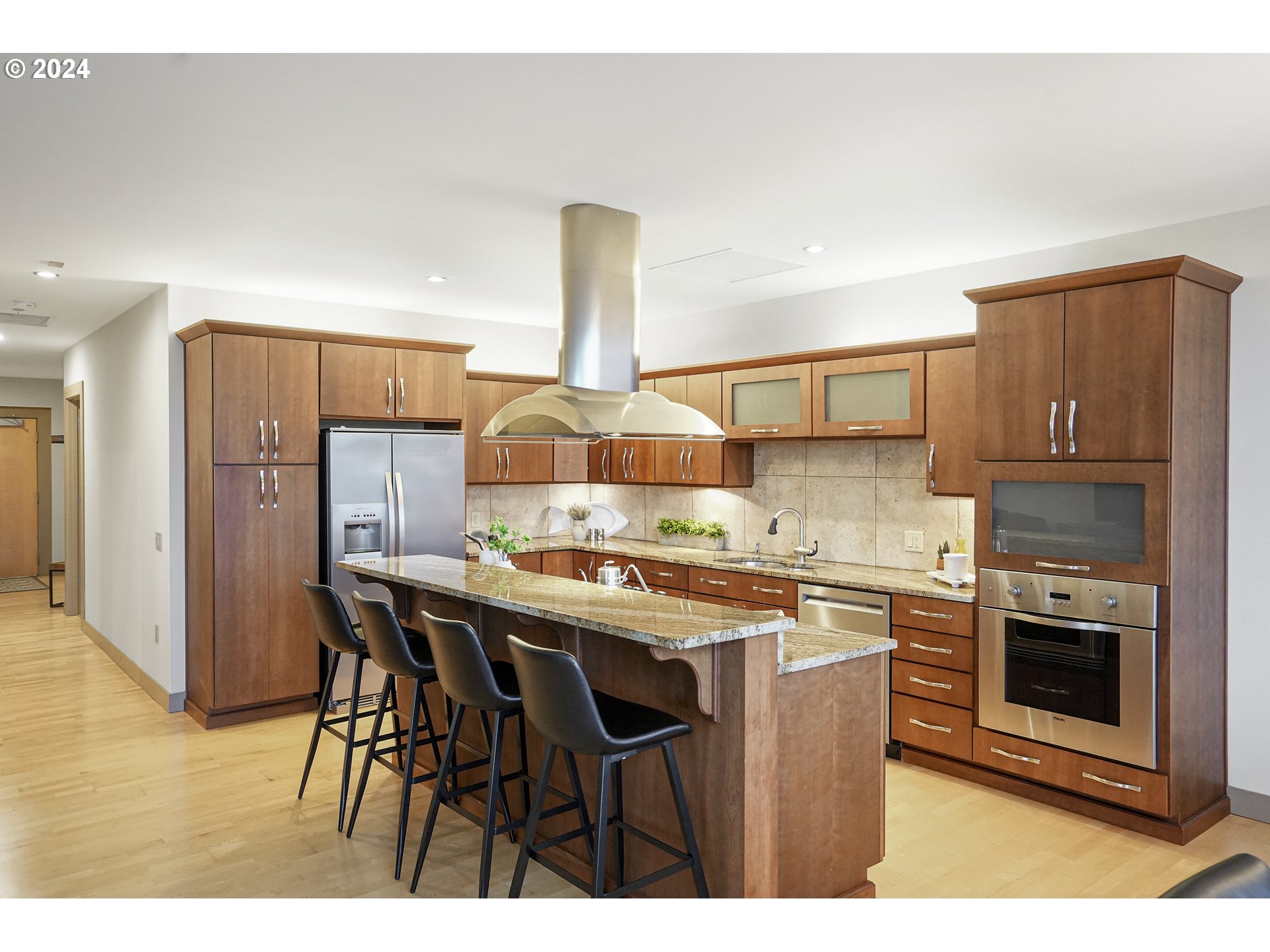 136 SW WASHINGTON AVE