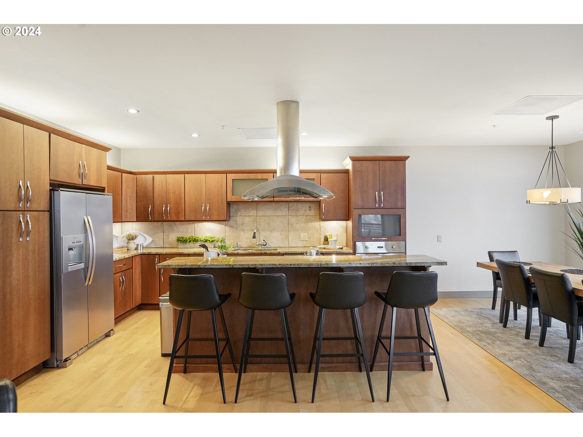 136 SW WASHINGTON AVE
