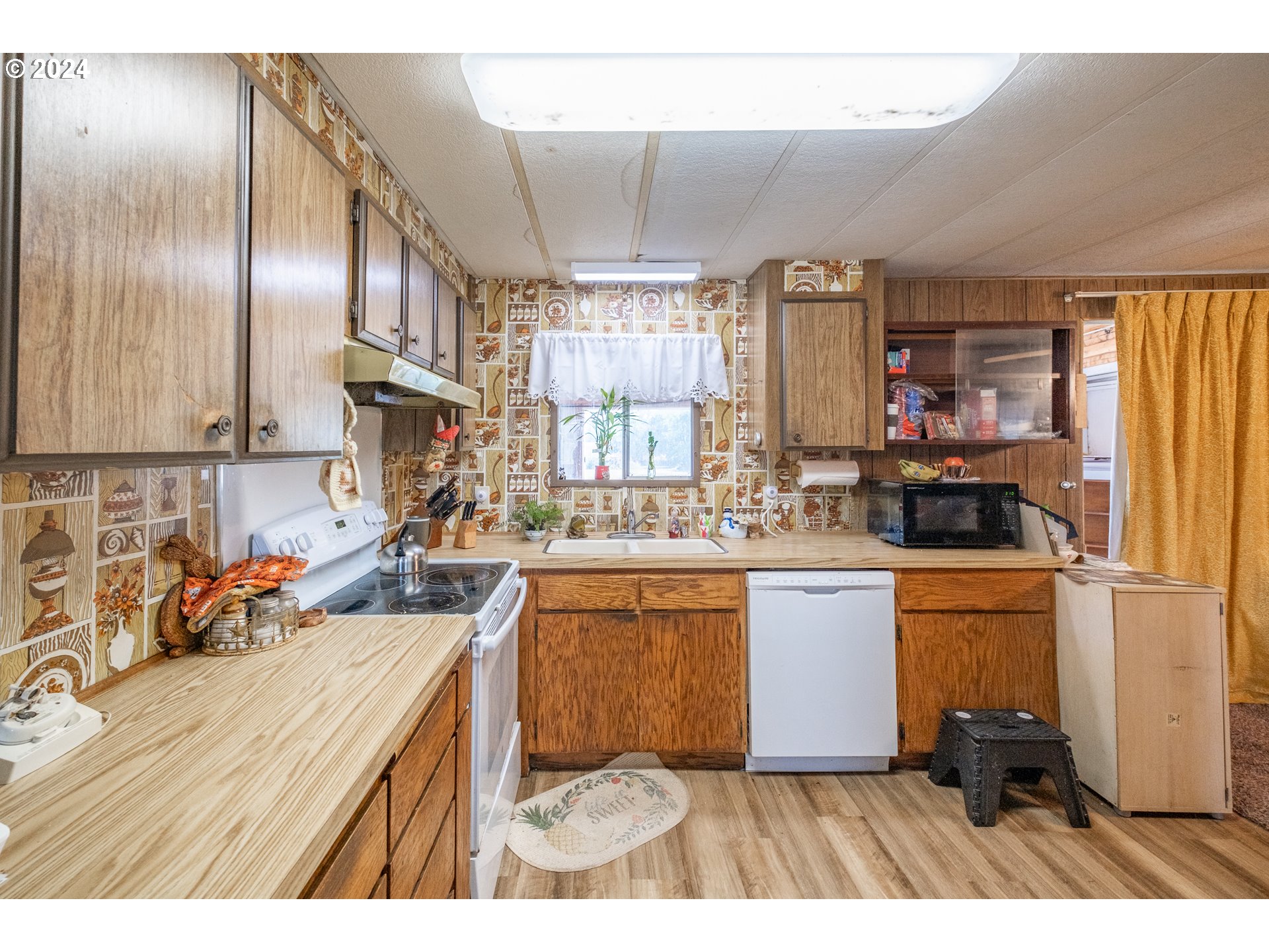 37456 CRABTREE DR
