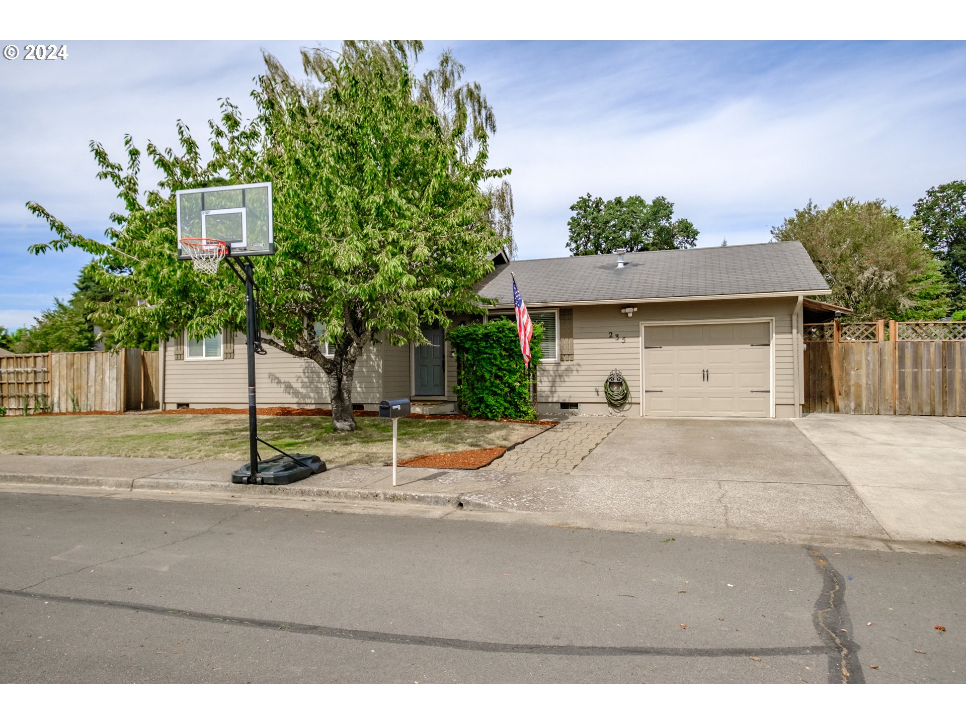 235 TAMARA ST