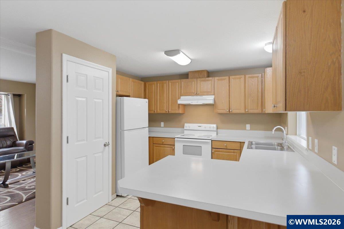 3093 24th Av