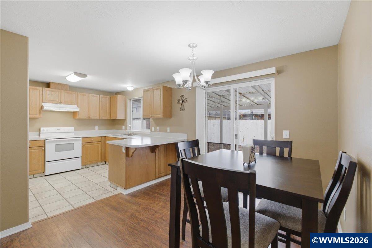 3093 24th Av
