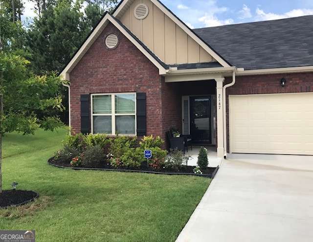 2147 Red Oak Circle