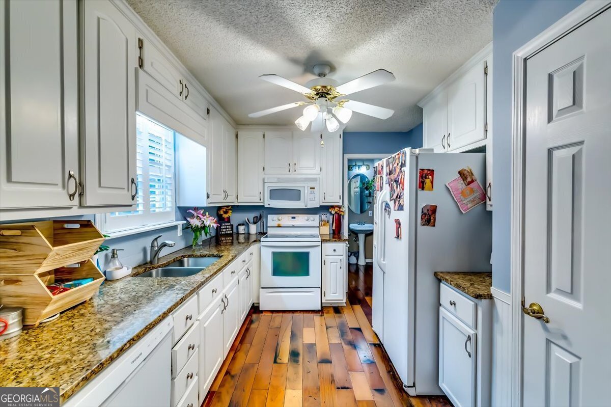 2200 E Lake Road