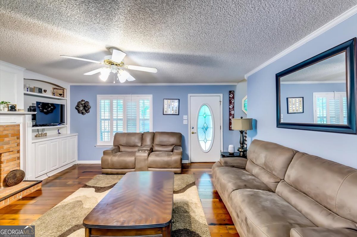 2200 E Lake Road