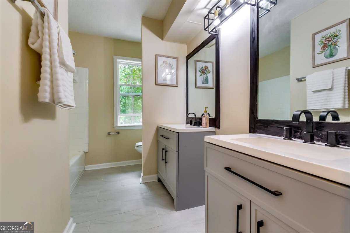 1493 Stoneleigh Hill Road