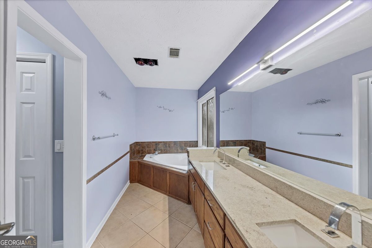 4731 Shadybrook Way SE