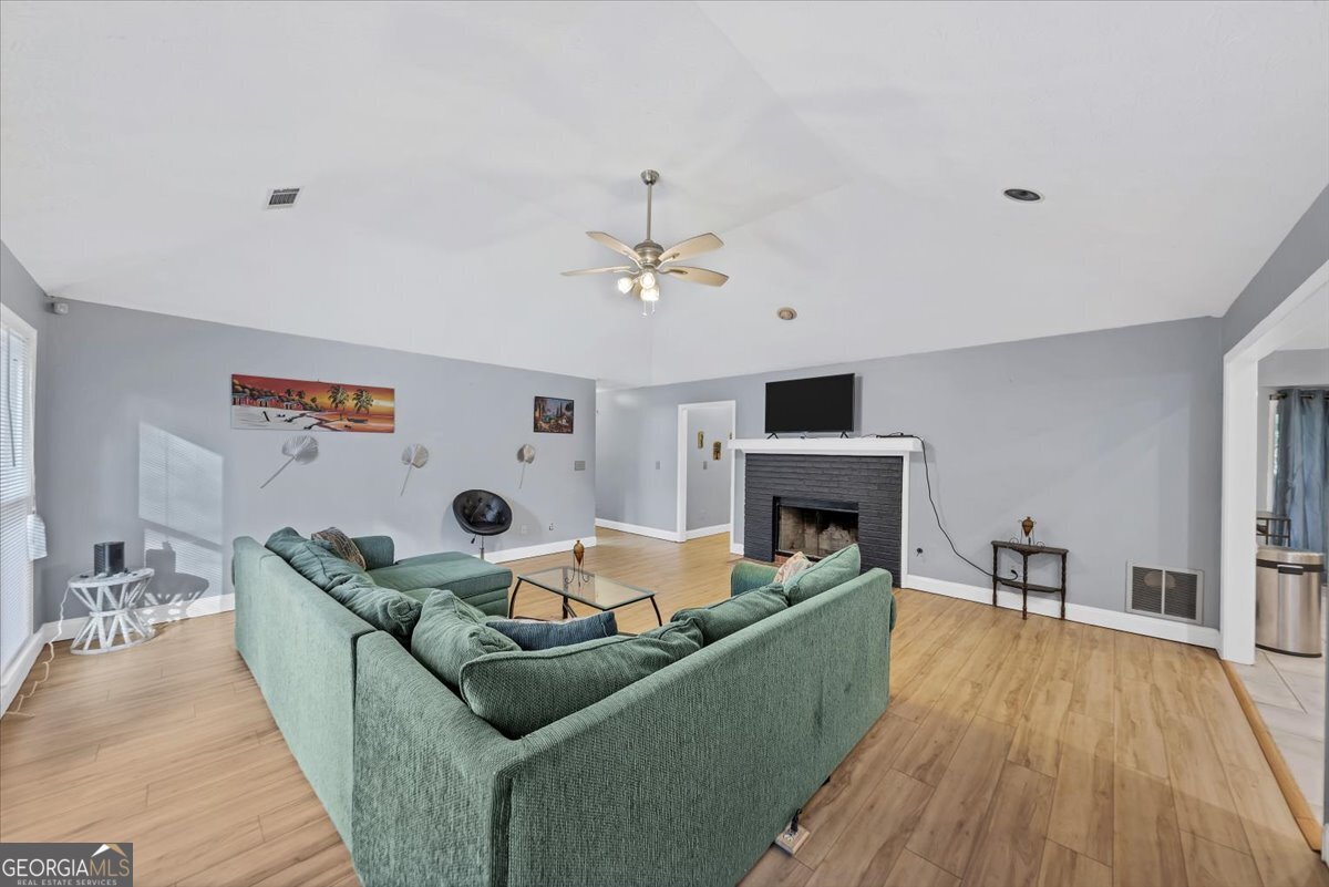 4731 Shadybrook Way SE