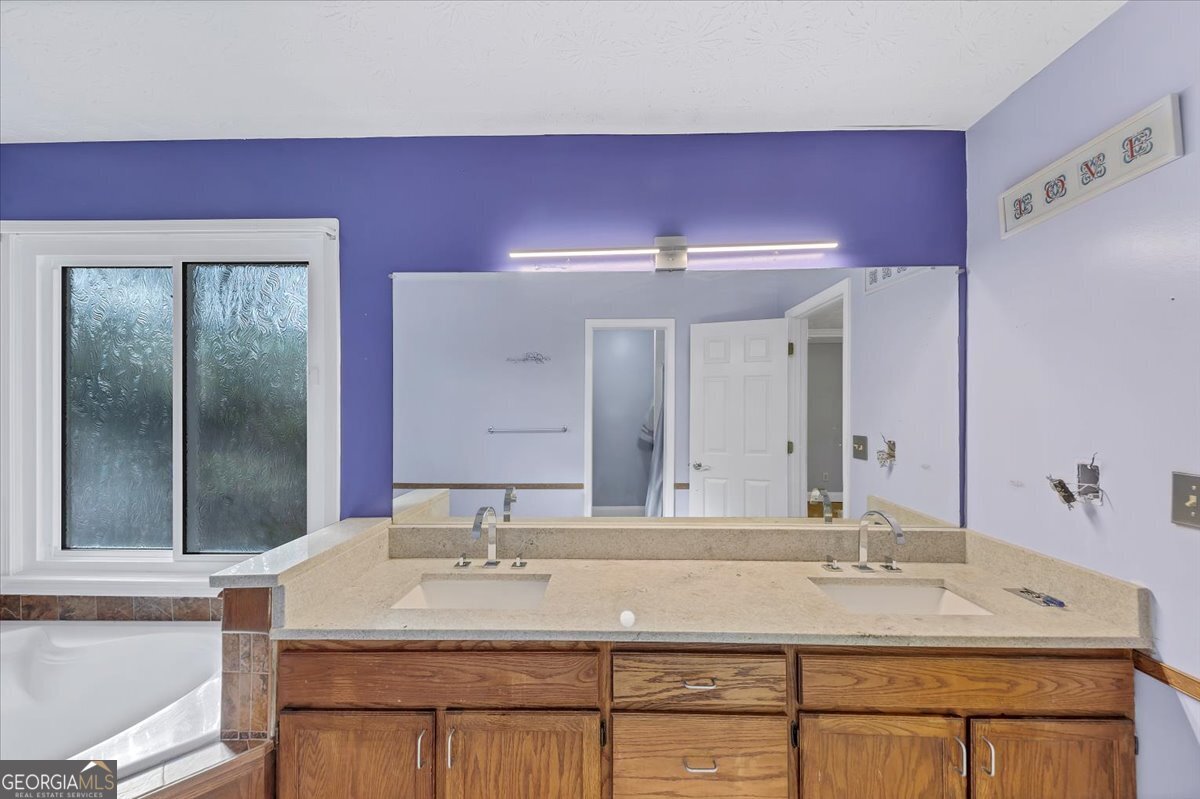 4731 Shadybrook Way SE