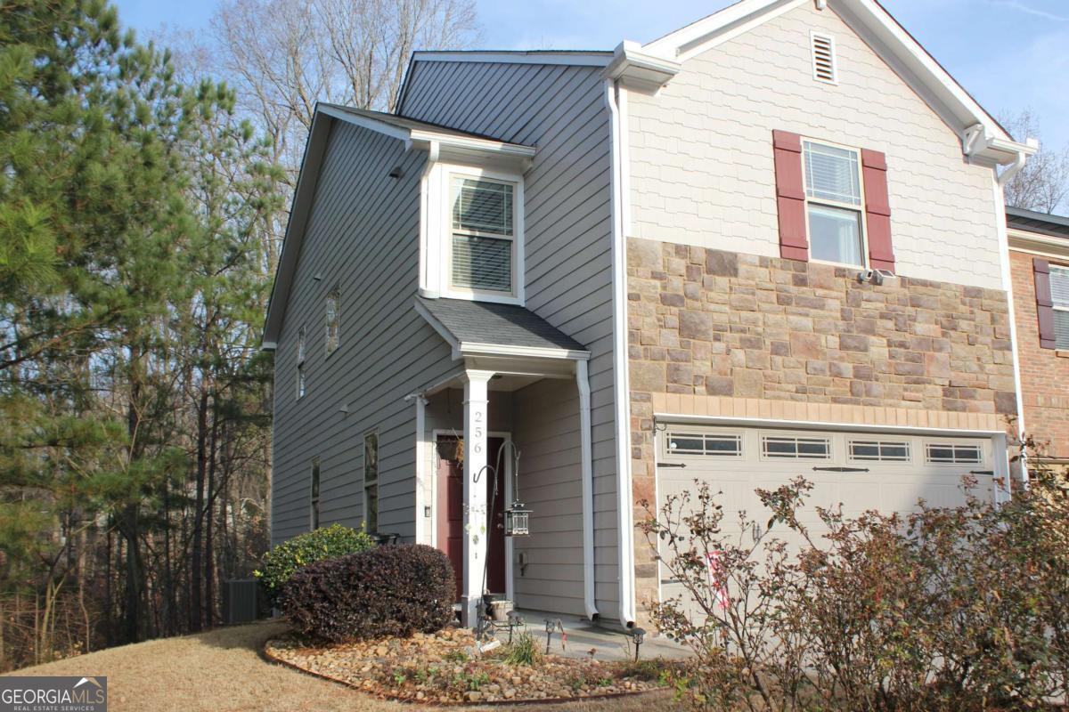 256 Bobbie Way