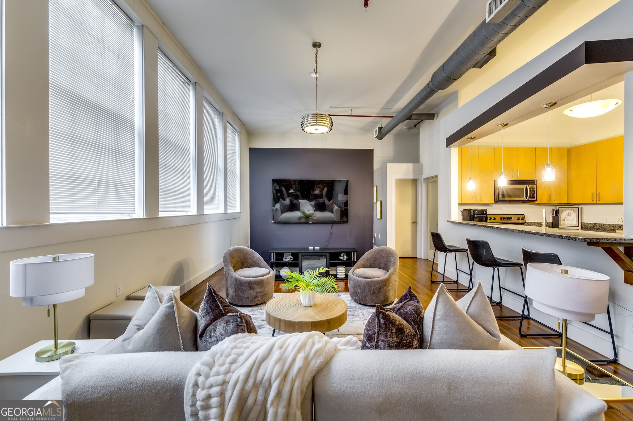 600 College Street # 101